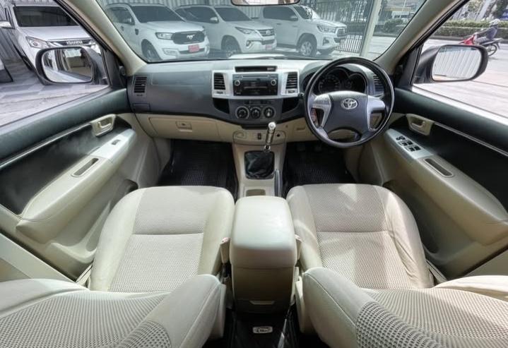 2014 Toyota Hilux Vigo CHAMP double cab 2.5 G ปี 2014 เกียร์ธรรมดา สีเทา 5