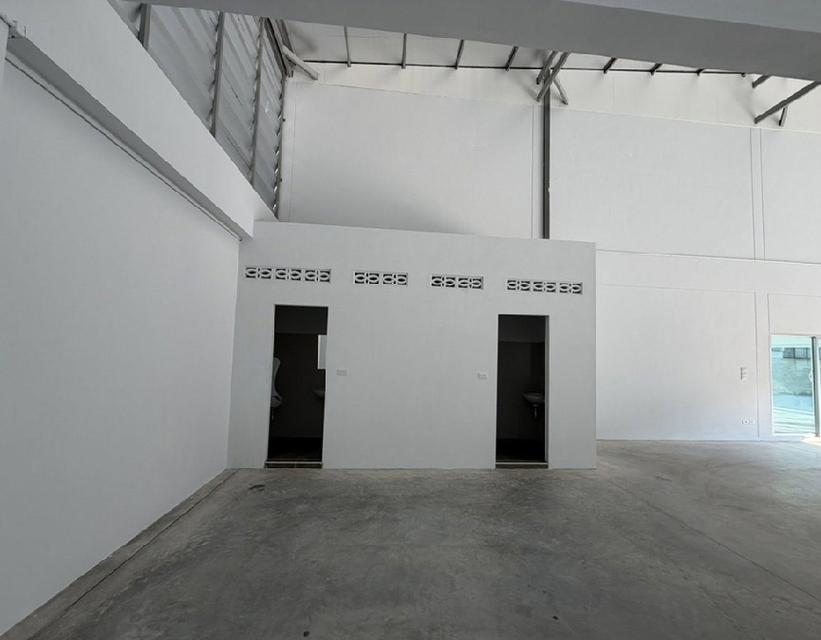 ให้เช่าโกดังพร้อมสำนักงาน สร้างใหม่ / พื้นที่ 400 ตารางเมตร / ทำเลเอกชัย บางบอน / ซอยเอกชัย เข้าซอยไม่ลึก 2