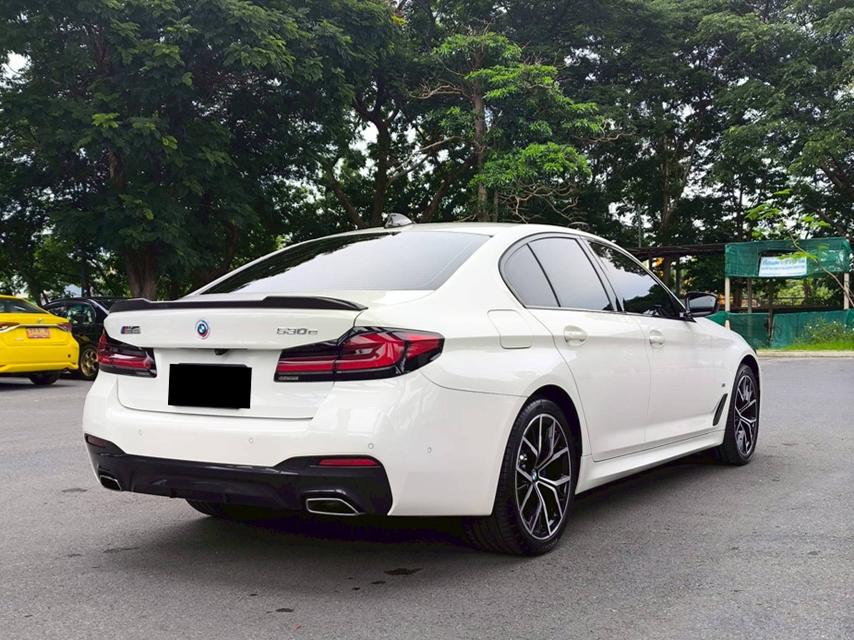 รถเข้าใหม่! BMW 530e M Sport LCI ปี 2021 สีขาว