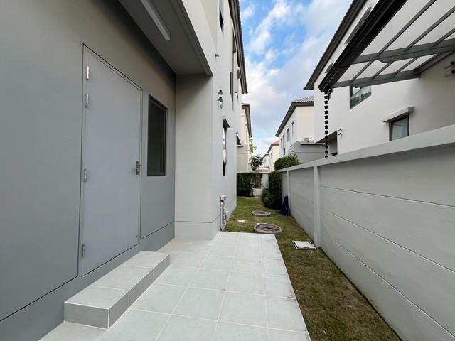 🏡 ขายบ้านเดี่ยว 2 ชั้น "บางกอก บูเลอวาร์ด พระราม 5" ขนาดที่ดิน: 50.3 ตร.วา พื้นที่ใช้สอย: 213 ตร.ม. 4 ห้องนอน (มีห้องนอนชั้นล่าง รองรับผู้สูงอายุ) 15