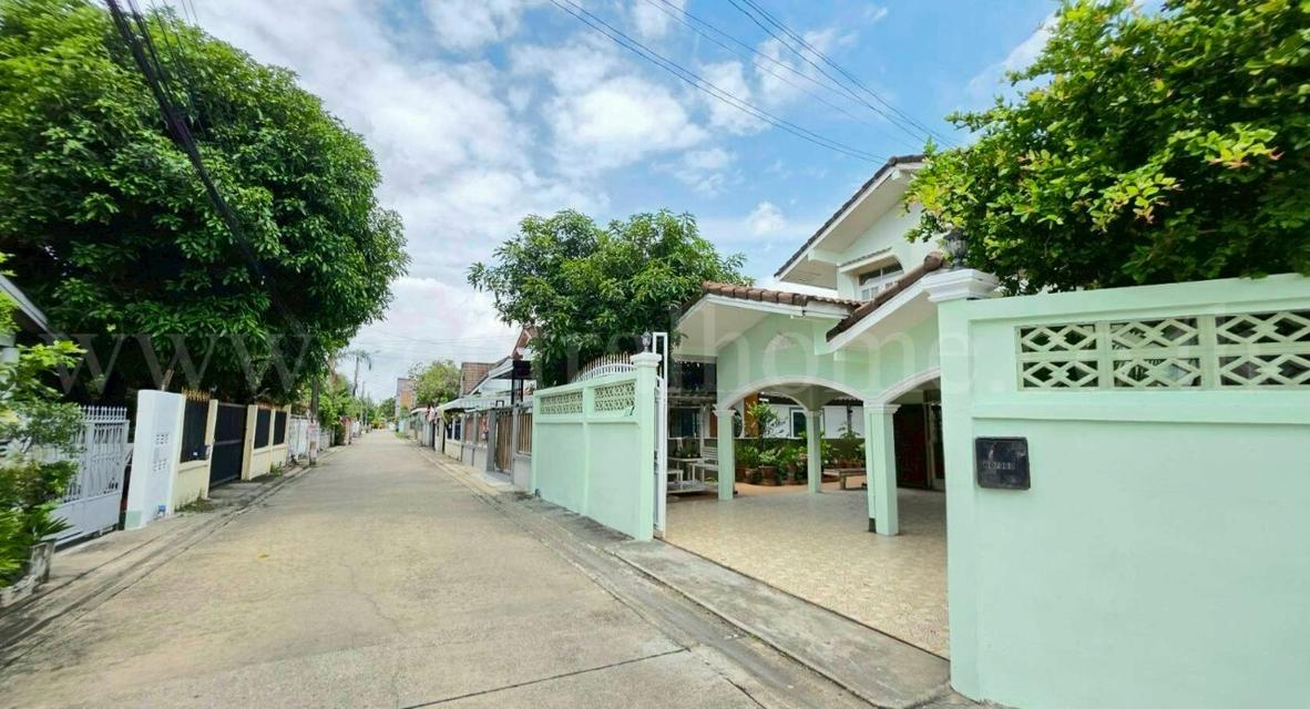 บ้านเดี่ยว หมู่บ้านร่มเย็น 5 ซอยพระยาสุเรนทร์ 9 แปลงมุม  2