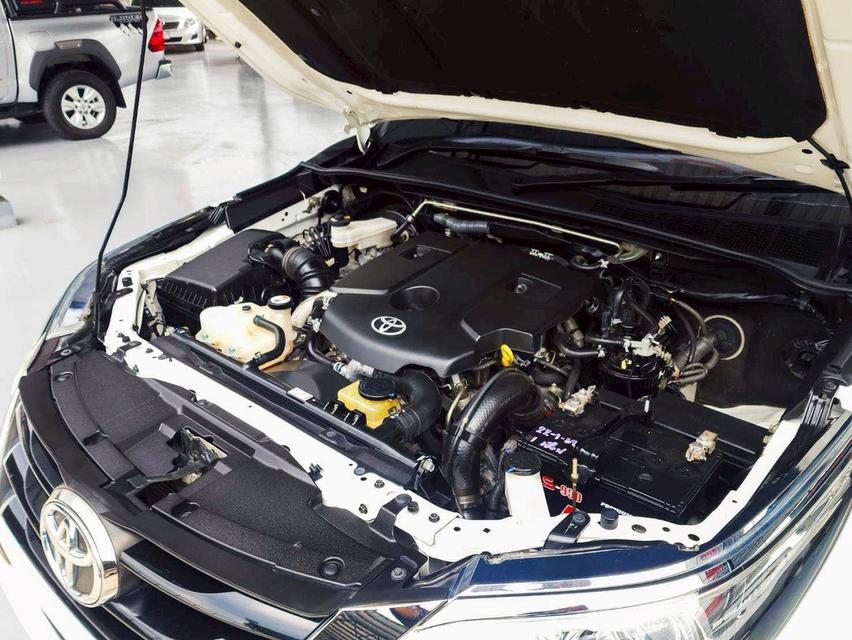 TOYOTA FORTUNER 2.4 V 2WD ปี 2019 17