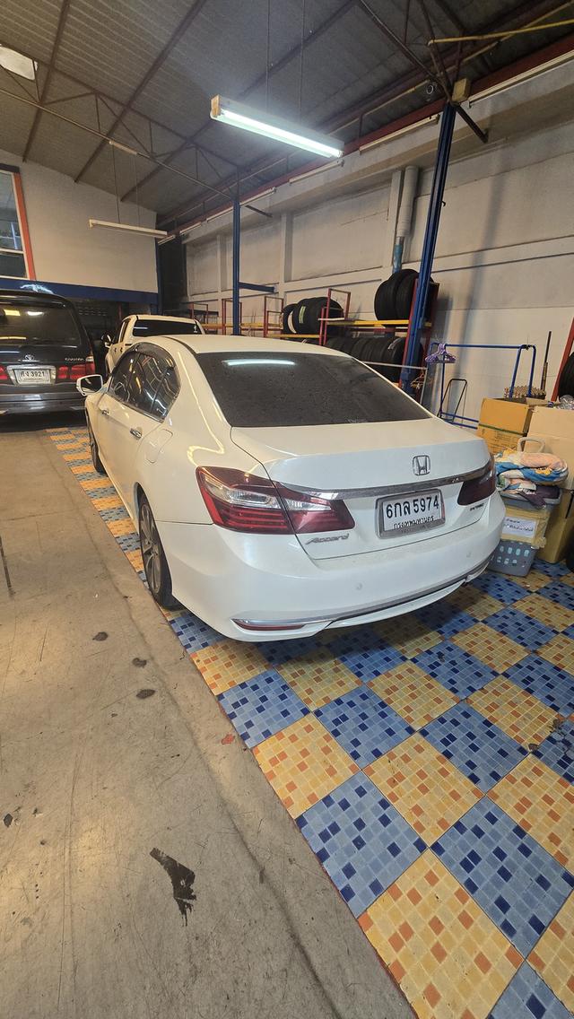 honda accord ปี 2016 สภาพดี ใช้น้อย ไมล์ 160000