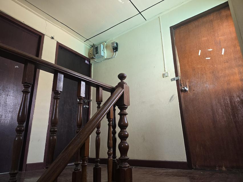 ขายทาวน์เฮ้าส์เนื้อที่ 33 ตารางวา อยู่ซอยประชาราษฎร์บำเพ็ญ 1 ถนนรัชดาภิเษก เขตดินแดง หน้าปากซอย คือ แยกพระพิฆเนศ 13