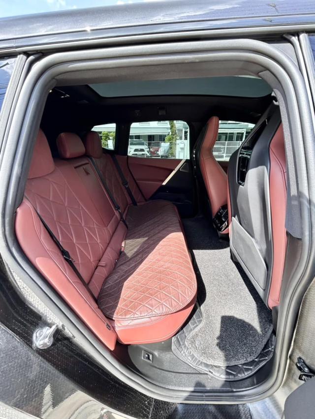 BMW IX xDrive50 Sport ปี2024 11