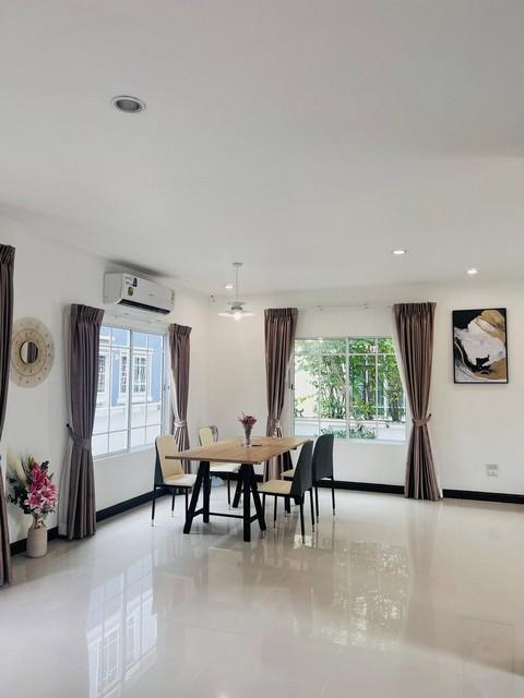 P614 ให้เช่าบ้านเดี่ยว 2 ชั้น หมู่บ้าน นลินวิลล์ 5 ร่มเกล้า Nalin Ville 5 Romklao เดินทางสะดวก เหมาะอยู่อาศัย ถนนเคหะร่มเกล้า 5