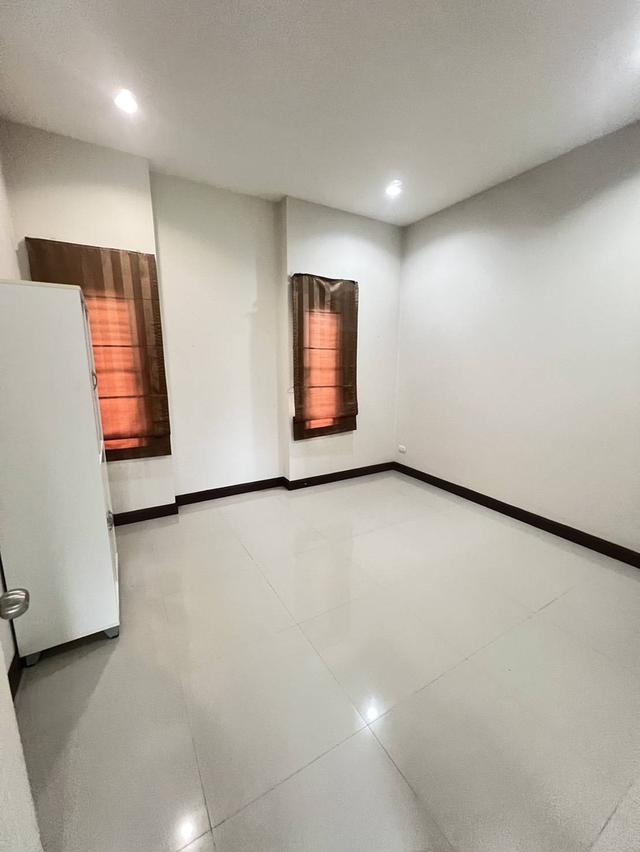 ให้เช่า บ้านเดี่ยว 2 ชั้น 50 ตร.วา รีโนเวทใหม่ ติดถนนสุขุมวิท เพียง 50 ม. ( ให้เลี้ยงสัตว์ได้ ) บ้านฉาง ระยอง 18