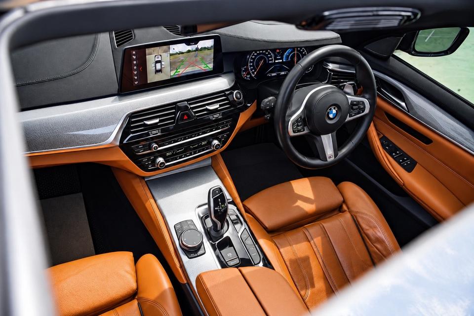 (แจ้งรหัสรถ CBL8588) BMW 530e 2.0 M Sport G30 AT 2018 รูปที่ 15