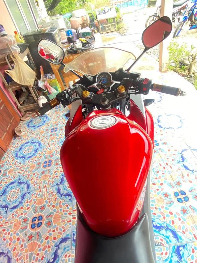 Honda CBR สีแดง เทา 5