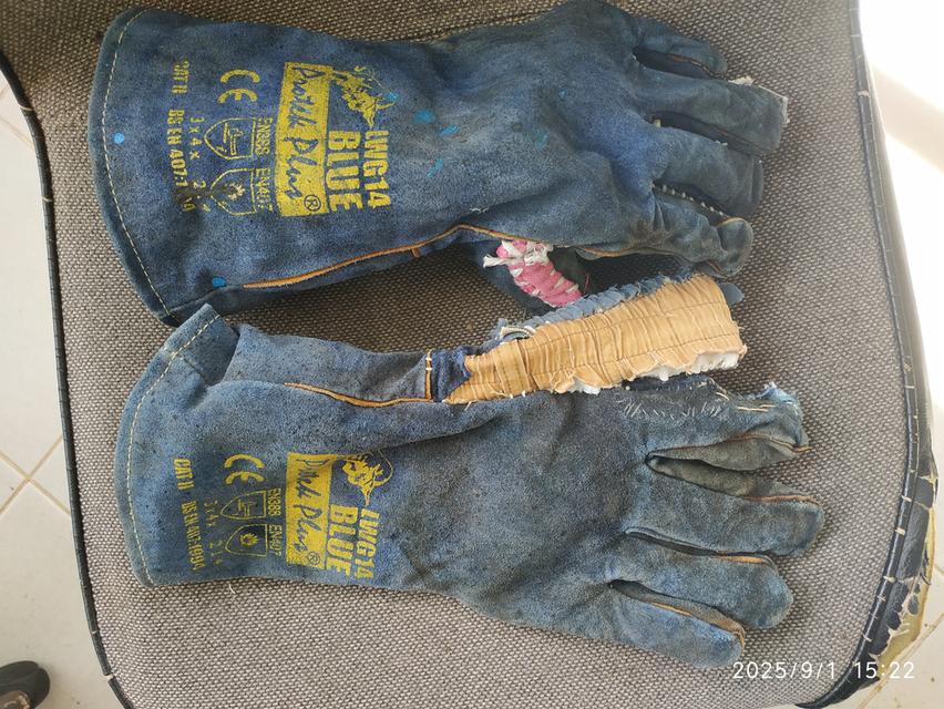 ถุงมือ 6