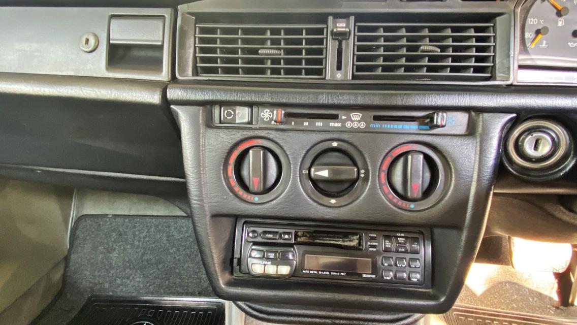 รถเบนซ์คลาสสิก 190E รถตำนาน รูปที่ 10