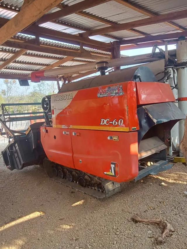 ส่งต่อเกี่ยวข้าว KUBOTA ราคาเบาๆ  6