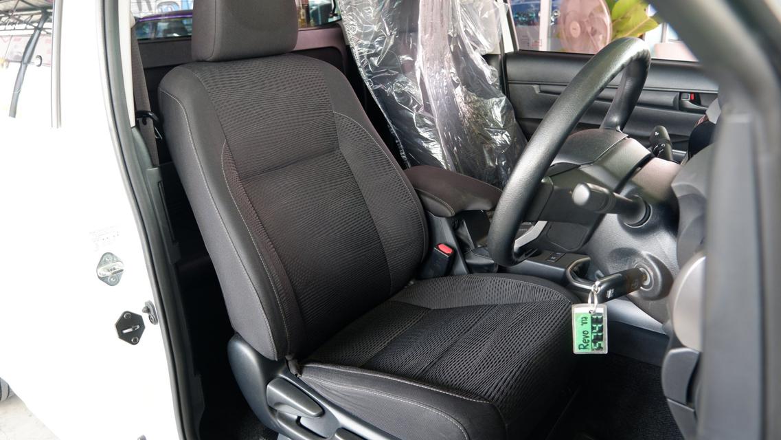 Toyota Hilux Revo 2.4 E Smart Cab MT 2016 2