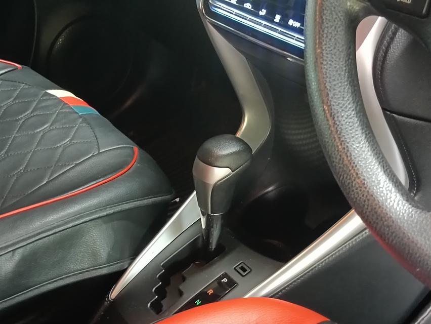 Toyota yaris 1.2entry cvt 2019 ราคา 329,000 12
