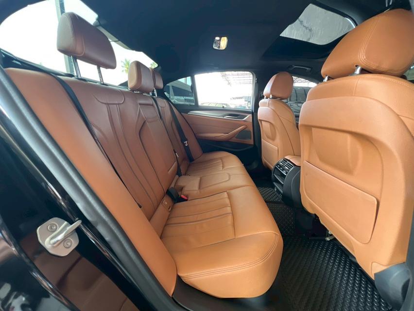 ปี 2020 BMW SERIES 5, 530e 2.0 M SPORT มือเดียวป้ายแดง 11