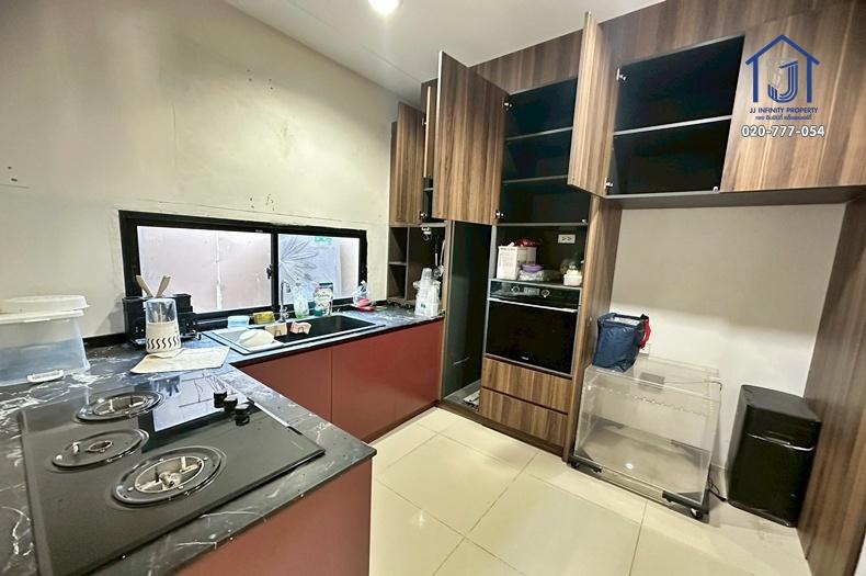 ขายทาวน์โฮม 2ชั้น เดอะ พราว วงแหวน-รามอินทรา  ซอยสุเหร่าคลองหนึ่ง 15 ใกล้รถไฟฟ้าสายสีชมพู หลังมุม 12