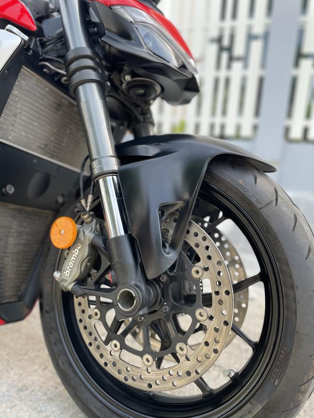 Ducati Streetfighter V2