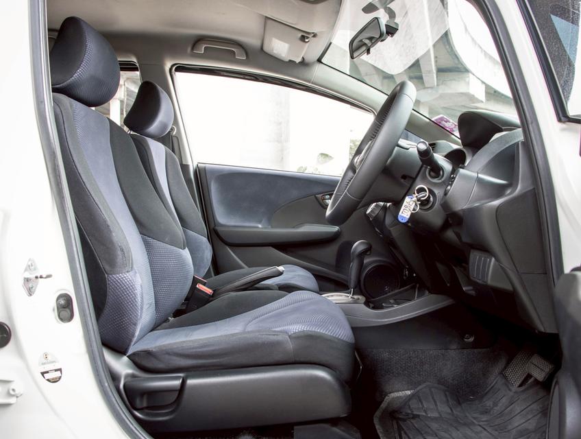 HONDA JAZZ 1.5 S i-VTEC ปี2011 รถบ้านแท้ สภาพสวยกริ๊บๆ ใช้งานน้อย 8