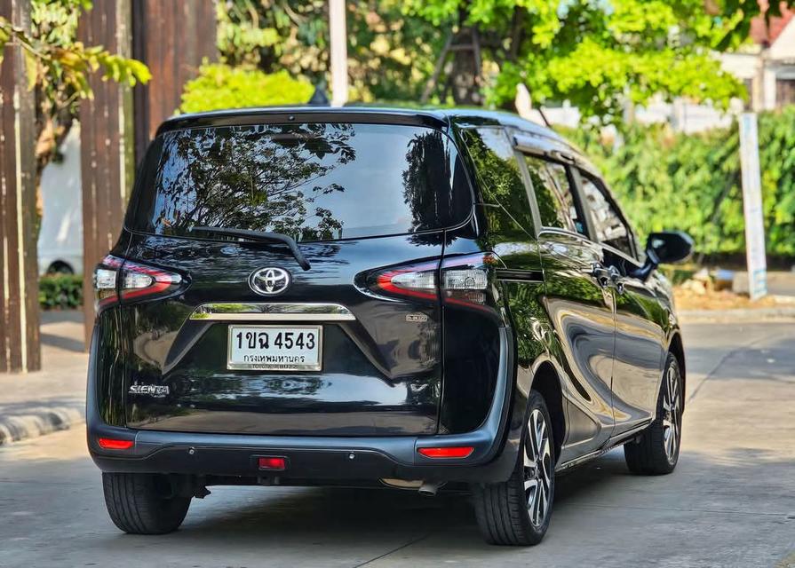 Toyota sienta 1.5 V ตัวท็อป 7