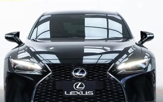 LEXUS IS 300 h IS LUXURY 2.5 HYBRID AT 2024 2