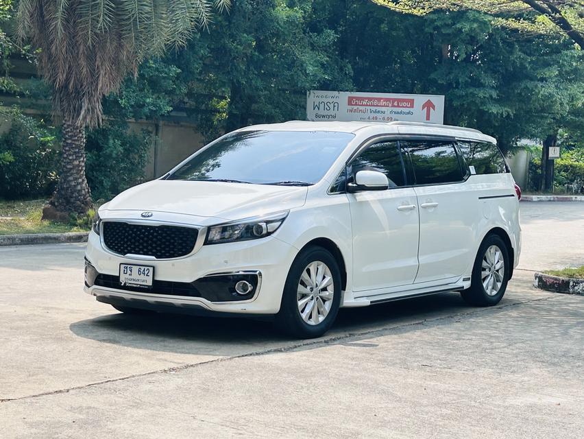 Kia carnival 2.2 top รถบ้าน 2