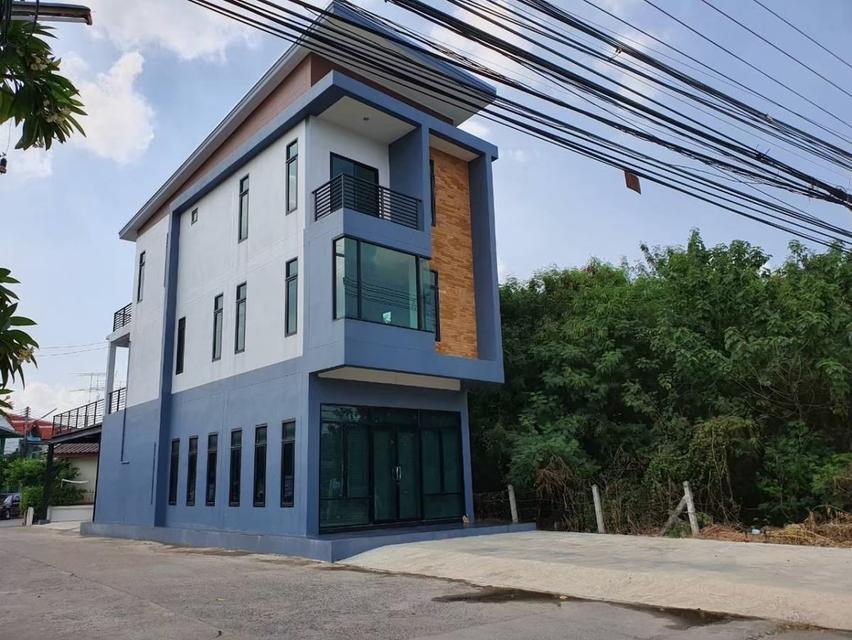 ขายอาคารพาณิชย์ 3 ชั้นใหม่ ทำเลทอง ติดถนนพหลโยธินเส้นหลัก  ลพบุรี เหมาะสำหรับทำ คลินิก คลินิกฟัน (ชั้นบนหมออยู่ได้เลย) ออฟฟิศ สำนักงาน ร้านอาหารสวยๆ  3