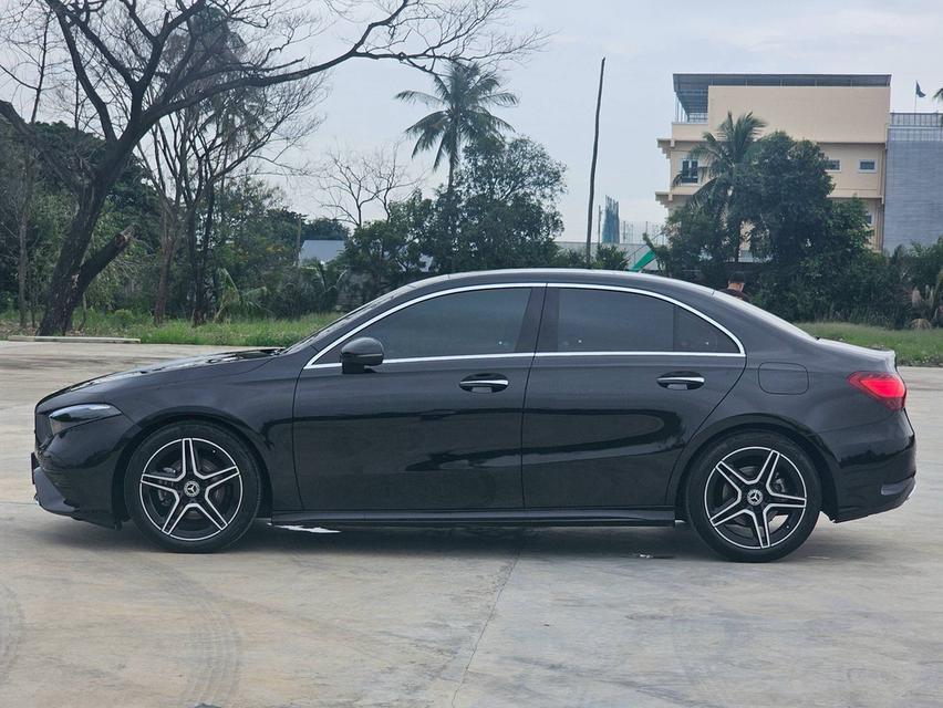 Mercedes-Benz A200 AMG Dynamic  facelift ปี 2023 3