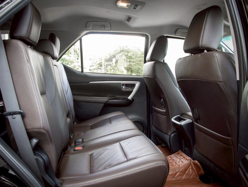 TOYOTA FORTUNER 2.4 G 2WD ปี 2019 11