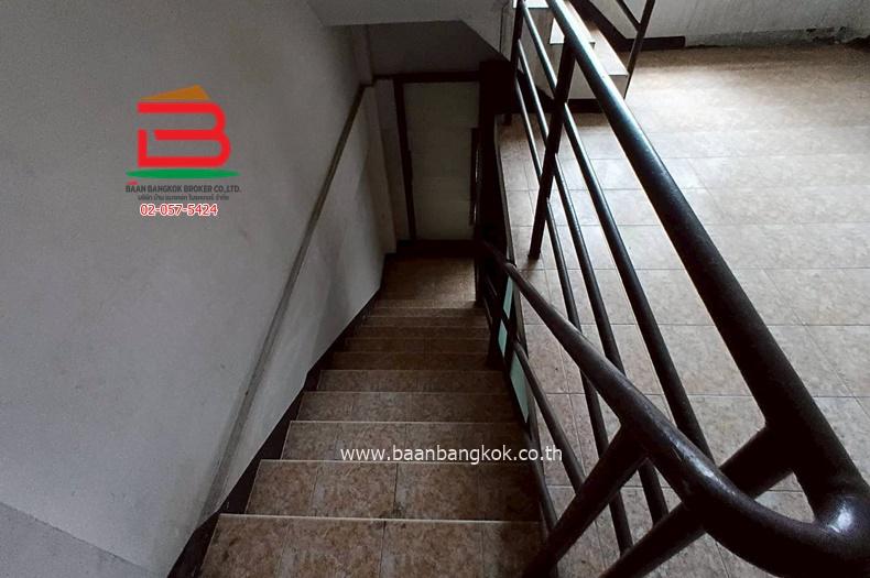 อาคารพาณิชย์ ติดถนนลาดพร้าว-วังหิน (ใกล้วัดลาดพร้าว) เนื้อที่ 17 ตรว. แขวงลาดพร้าว เขตลาดพร้าว 7