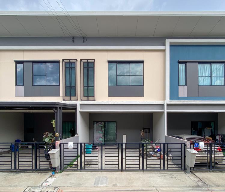 ขายทาวน์โฮม 2 ชั้น สิริ เพลส บางใหญ่ (Siri Place Bangyai) เพียง 2,300,000 บาท! (ขายตามสภาพ) 🏡 2