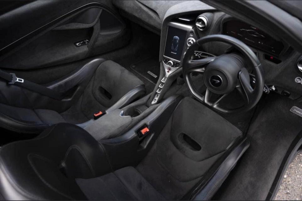 sale-mclaren-720s-coupe-performance-21-fulloption-driven-11800-mile