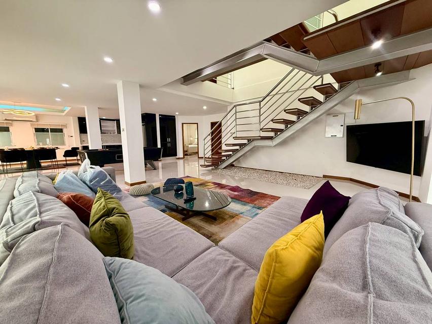 Luxury Pool villa for rent At Jomtien Beach 3