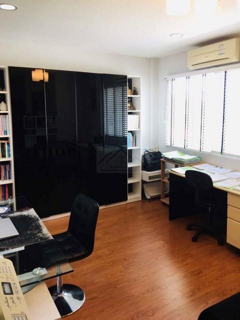 ขายทาวน์โฮม 3 ชั้น แปลงมุม หมู่บ้านซื่อตรง แกรนด์โฮม พหลโยธิน 34 (เสนานิคม 1) เงียบสงบ ทำเลดี เข้า-ออกสะดวกได้หลายทาง ใก 2