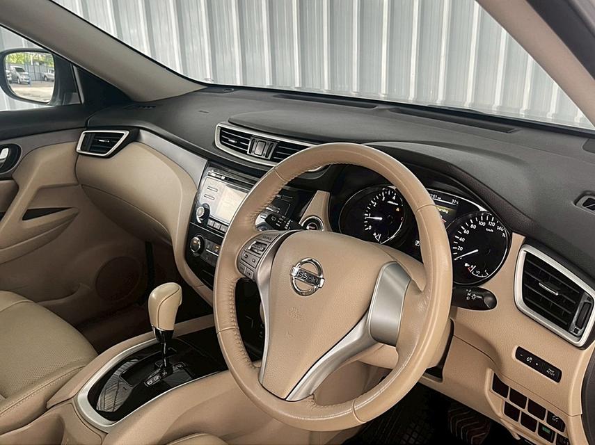 Nissan X-TRAI 2.0 S เบนซิน เกียร์ออโต้  ปี2017 16
