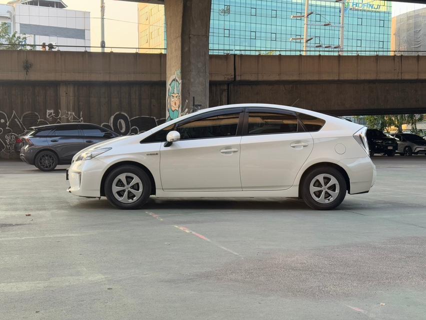 ขายรถ Toyota Prius 1.8L TOP Hybrid  ปี 2012 สีขาว เกียร์ออโต้ 7