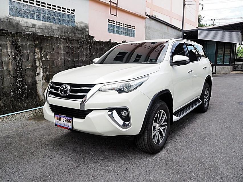 TOYOTA FORTUNER 2.4 V  ปี2019