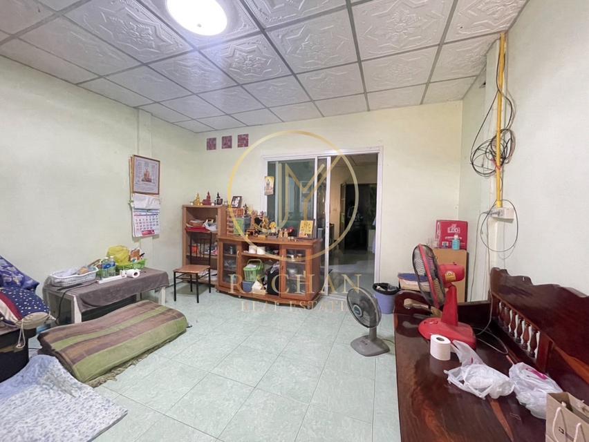 B69-295 ขายด่วน ทาวน์เฮาส์ 2 ชั้น ขายตามสภาพ หมู่บ้านพิชาดา บ้านกล้วย-ไทรน้อย เนื้อที่ 16 ตร.ว พื้นที่ใช้สอย 90 ตร.ม 2 ห้องนอน 1 ห้องน้ำ 1 ห้องครัว 5