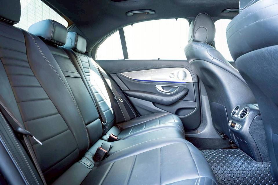BENZ E-CLASS E350e 2.0 AMG DYNAMIC ปี 2018 สีเทา โฉม W213 ปี16-24 รูปที่ 13
