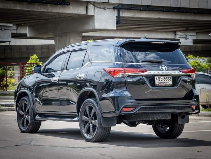 TOYOTA FORTUNER 2.8 TRD Sportivo 4WD เกียร์ออโต้ ปี 2018 5