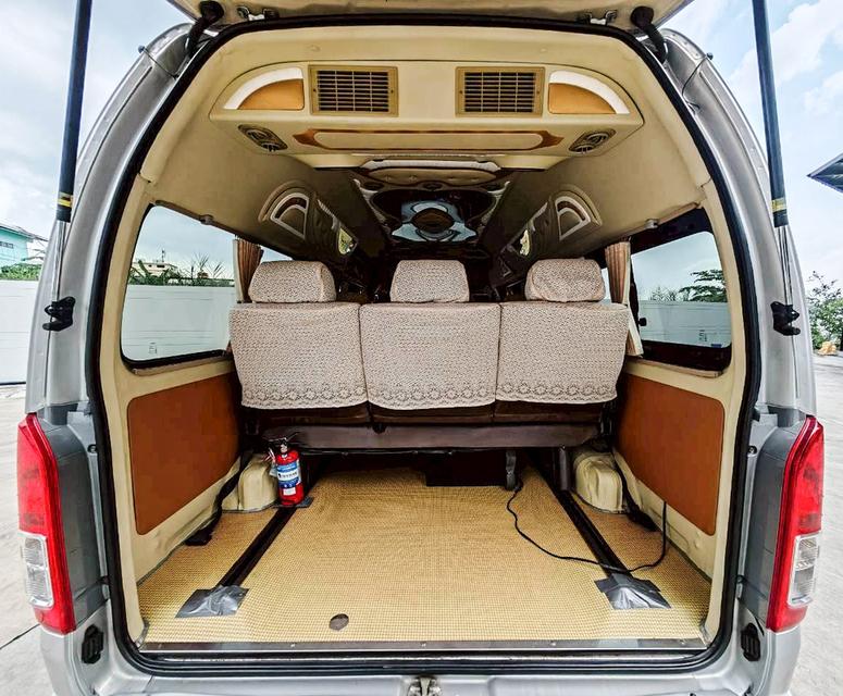 TOYOTA COMMUTER 3.0 ดีเซล 13
