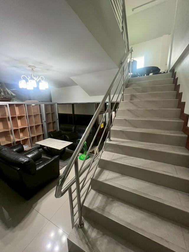 ขายสำนักงาน 3 ชั้น เนื้อที่ 63.6 ตร.วา  โครงการเสริมสิริ ถนนพระยาสุเรนทร์ (ซอย รามอินทรา 109) แขวงบางชัน เขตคลองสามวา กรุงเทพฯ 7