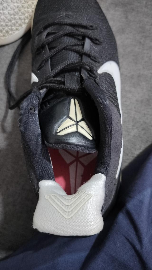 รองเท้าบาส nike kobe 42 26.5 รูปที่ 3
