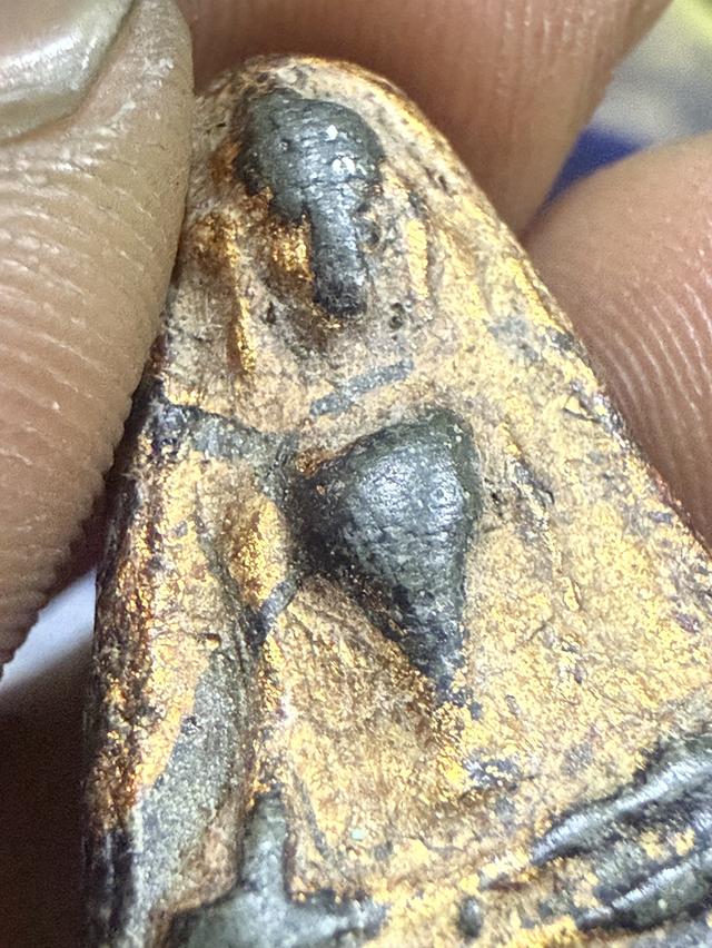 พระผงสุพรรณหน้าแก่-ให้เช่า 9