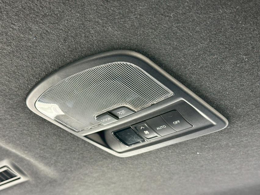TOYOTA FORTUNER Wagon 4dr Legender 7st Auto 6sp 2 WD 2.4DCT  ปี 2022  สีขาว   ออโต้  13