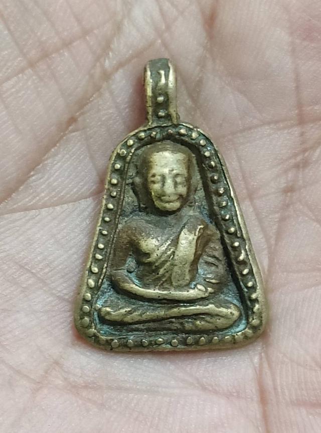 เหรียญหล่อหลวงพ่อเงิน วัดบางคลาน พิมพ์จอบใหญ่