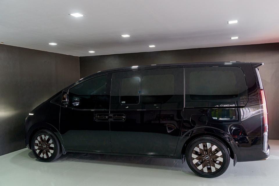 HYUNDAI STARIA PREMIUM 2022 ที่สุดแห่งรถ MVP ตัวท็อปสุด SUNROOF ประวัติเซอร์วิสศูนย์ทุกระยะการใช้งาน 2