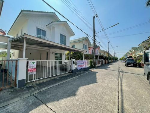 บ้านแฝด 2 ชั้น หมู่บ้านสินทรัพย์ 2 ขนาด 37.6 ตรว. พื้นที่ใช้สอยรวม 108 ตรม. ต.บึงยี่โถ อ.ธัญบุรี จ.ปทุมธานี 2