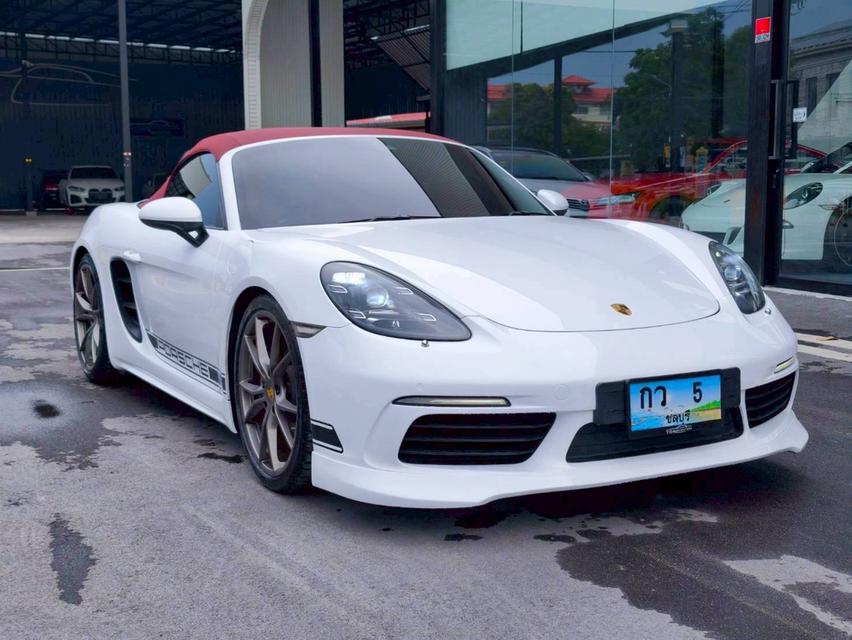 รหัสรถ KPV5 2017 PORSCHE BOXSTER 2.0 CABRIOLET สีเทา wrap ขาว หลังคาแดง