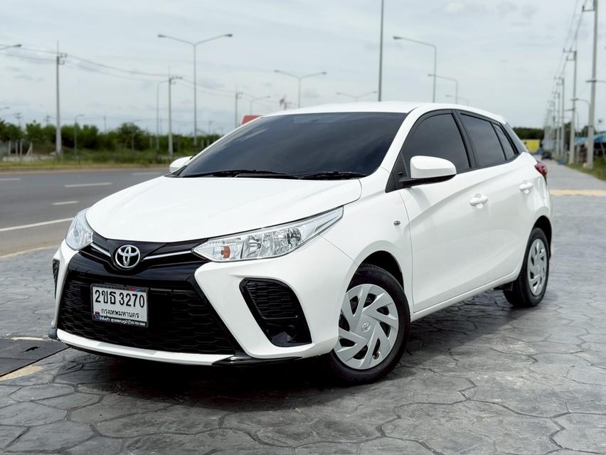 Toyota Yaris 1.2 Entry เกียร์ออโต้ สีขาว ปี 2021
