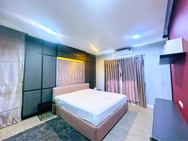 ชวนชื่นกอล์ฟคลับ 2.7กม. หลังมุม ตลาด พวงสว่าง345 3 กม.คฤหาสน์หรู 65ตร.วา.3-4นอน 3 น้ำ ถ.ราชพฤกษ์ 4